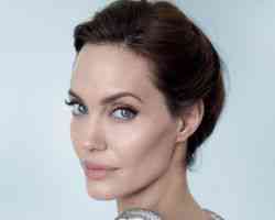 WHO IS ANGELINA JOLIE BIOGRAPHY AGE WORK LOVES CURIOSITIES
